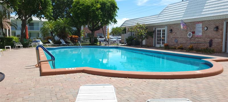Image 29 of 35 For 330 Cypress Rd  610