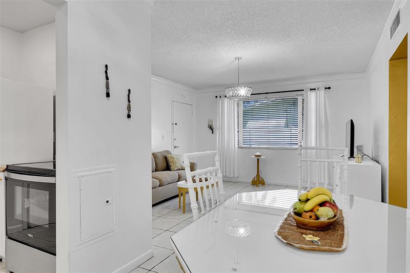 Image 3 of 35 For 330 Cypress Rd  610