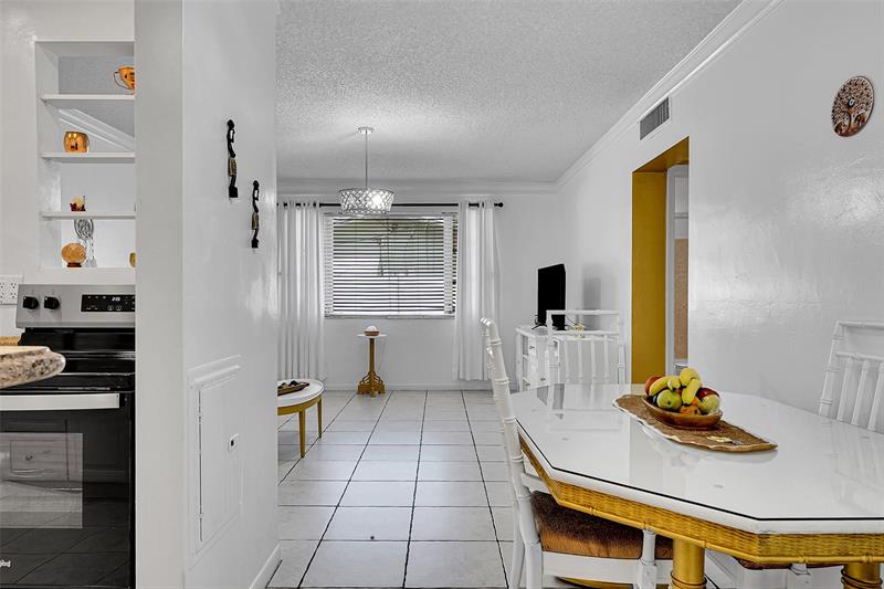 Image 5 of 35 For 330 Cypress Rd  610