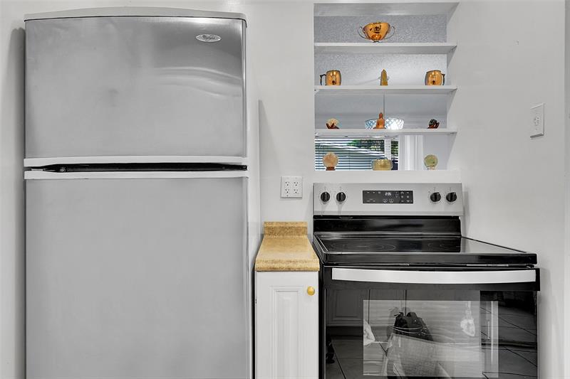 Image 8 of 35 For 330 Cypress Rd  610