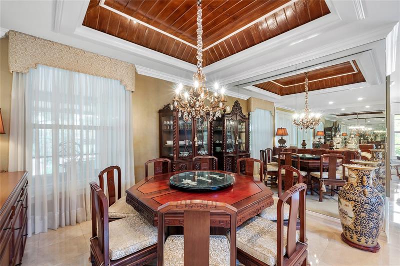 Image 18 of 56 For 21798 Cartagena Dr