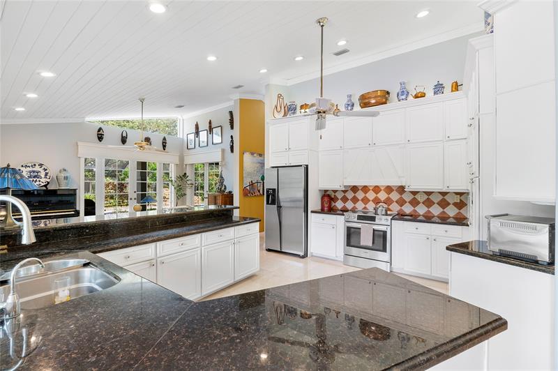 Image 22 of 56 For 21798 Cartagena Dr