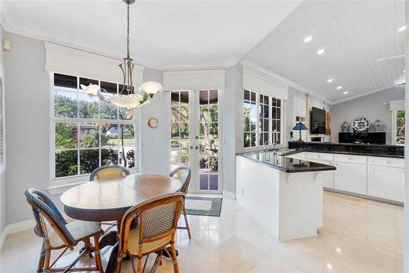 Image 27 of 56 For 21798 Cartagena Dr