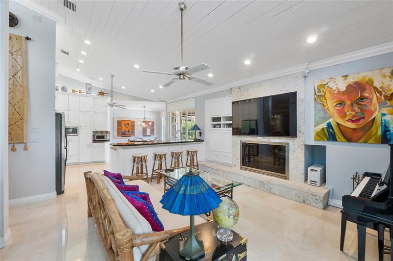 Image 29 of 56 For 21798 Cartagena Dr