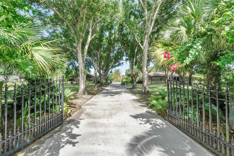 Image 9 of 56 For 21798 Cartagena Dr