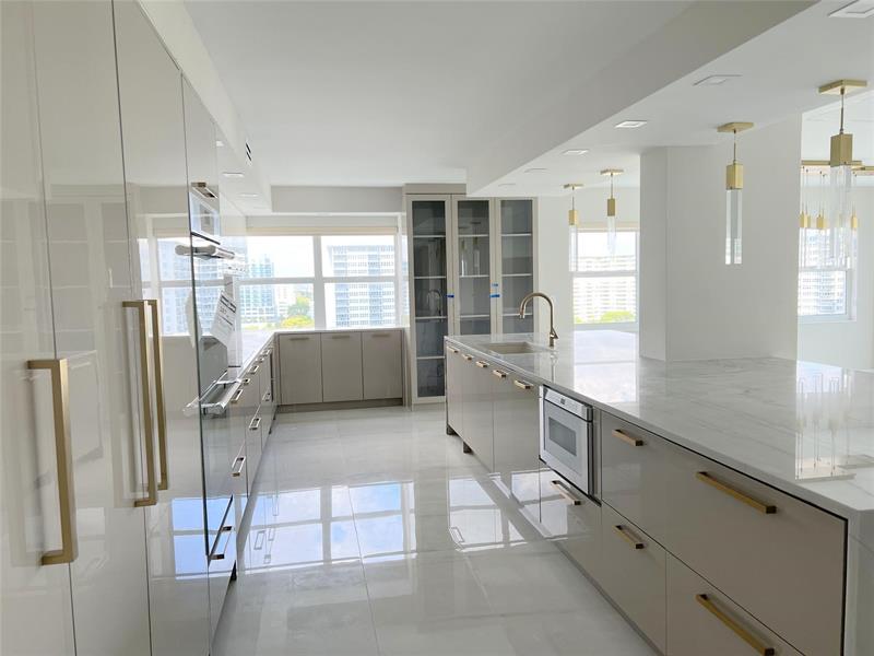 Image 10 of 33 For 3410 Galt Ocean Dr  1009n