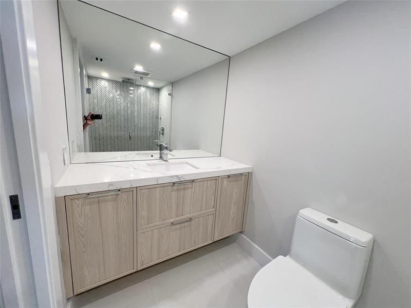 Image 19 of 33 For 3410 Galt Ocean Dr  1009n