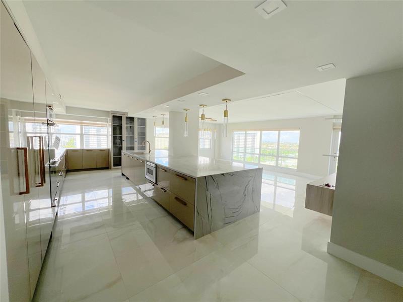 Image 6 of 33 For 3410 Galt Ocean Dr  1009n