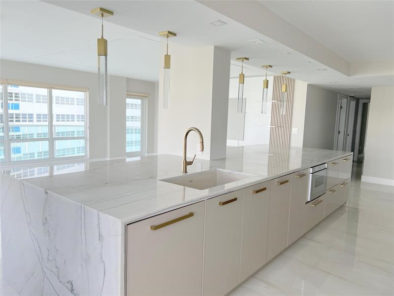 Image 8 of 33 For 3410 Galt Ocean Dr  1009n