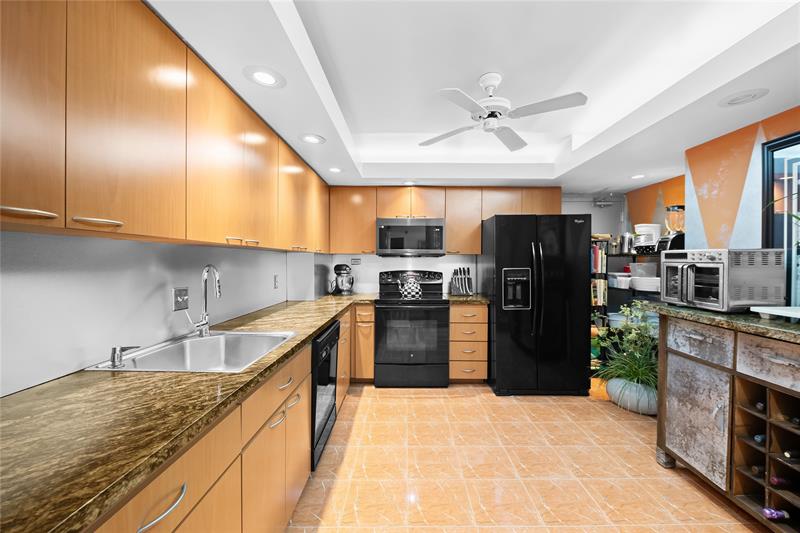 Image 17 of 50 For 3900 Galt Ocean Dr  105