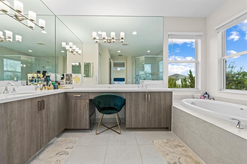 Image 12 of 33 For 7619 Francisca Club Ln