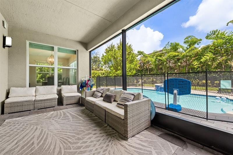 Image 26 of 33 For 7619 Francisca Club Ln