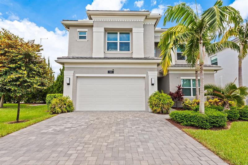 Image 31 of 33 For 7619 Francisca Club Ln