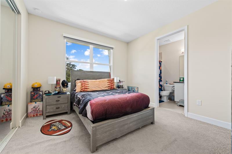 Image 4 of 33 For 7619 Francisca Club Ln