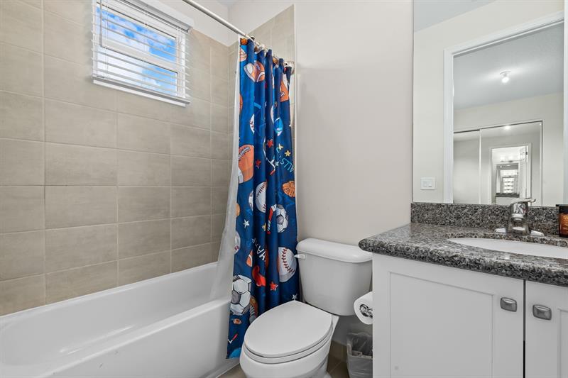 Image 5 of 33 For 7619 Francisca Club Ln