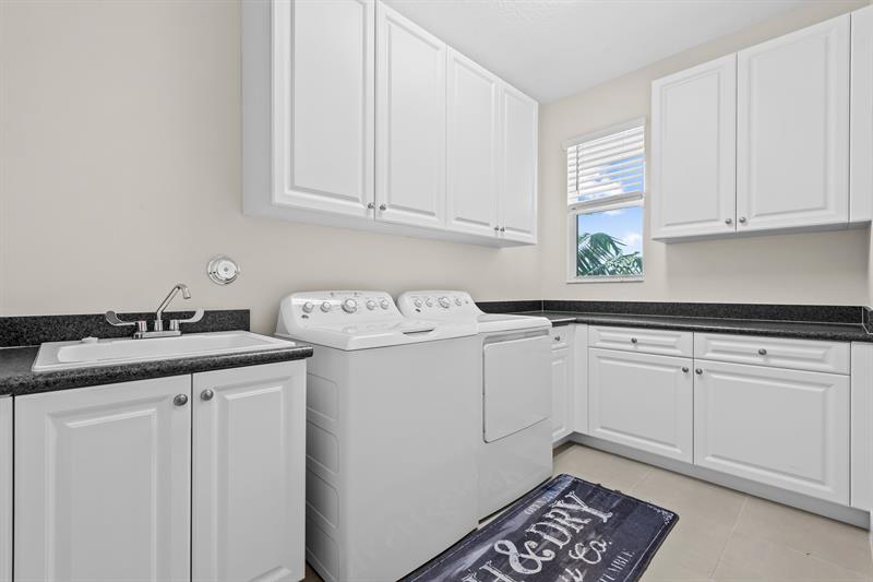 Image 7 of 33 For 7619 Francisca Club Ln