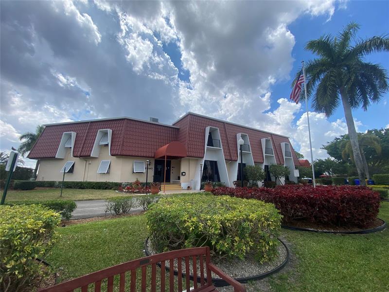 Image 23 of 27 For 393 Bennington Ln  393