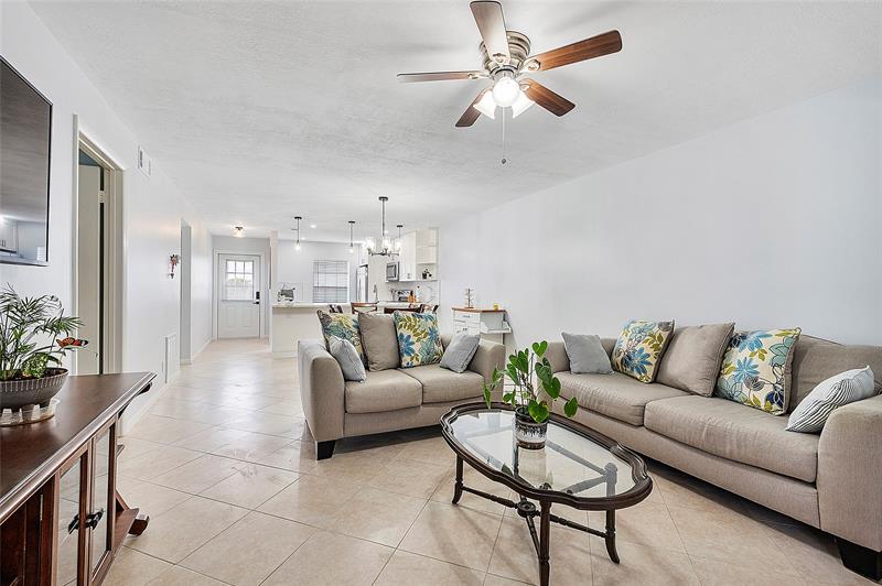 Image 8 of 27 For 393 Bennington Ln  393