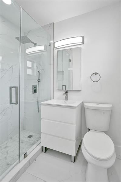Image 11 of 74 For 7341 Meridian St