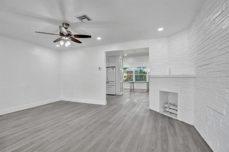 Image 14 of 74 For 7341 Meridian St