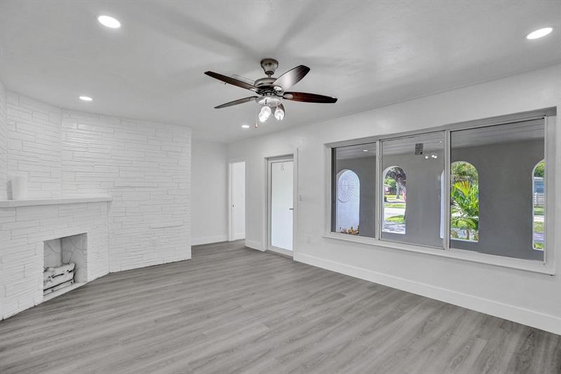 Image 18 of 74 For 7341 Meridian St