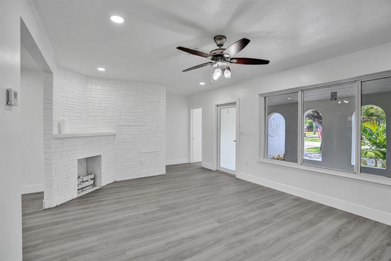 Image 19 of 74 For 7341 Meridian St