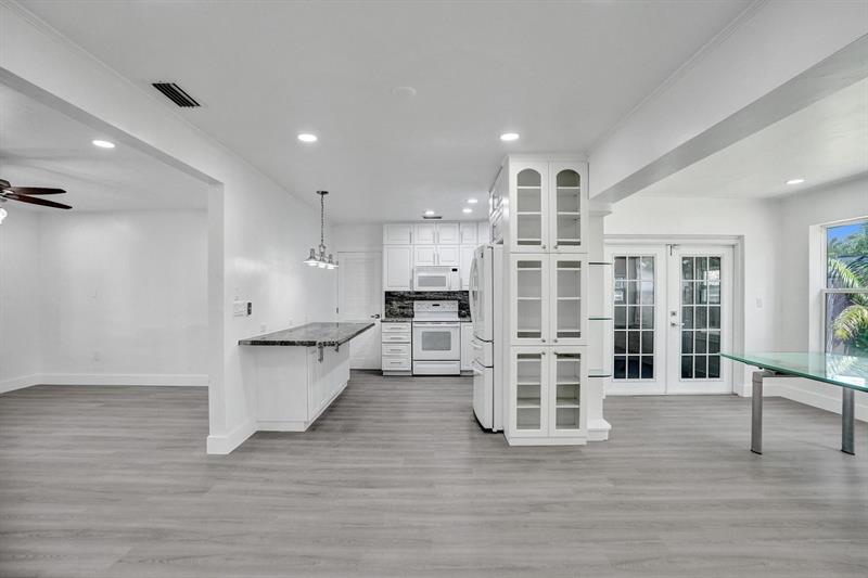 Image 23 of 74 For 7341 Meridian St