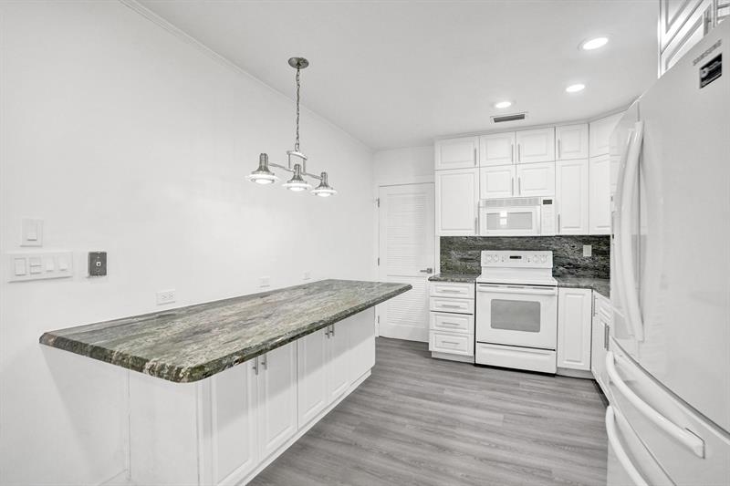 Image 25 of 74 For 7341 Meridian St