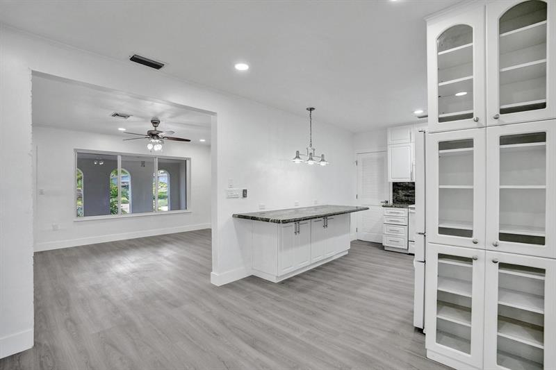 Image 26 of 74 For 7341 Meridian St