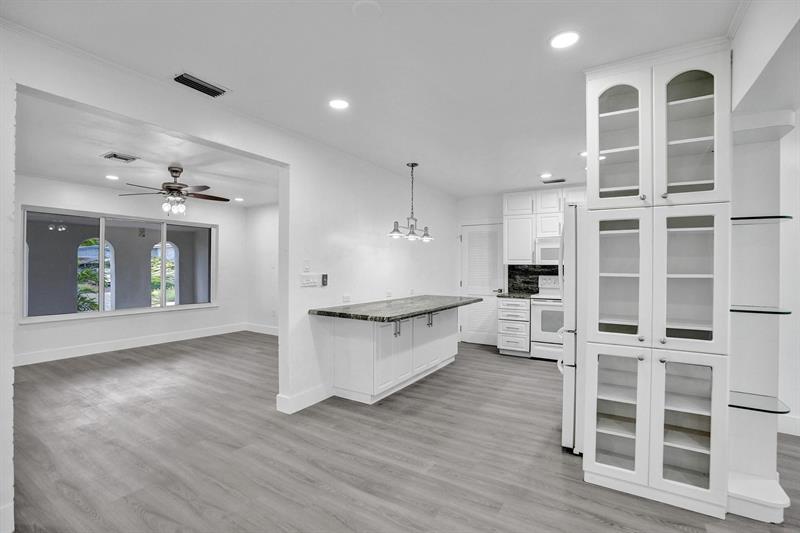 Image 27 of 74 For 7341 Meridian St