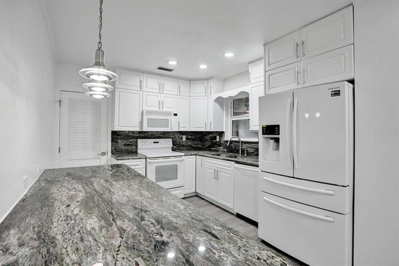 Image 28 of 74 For 7341 Meridian St
