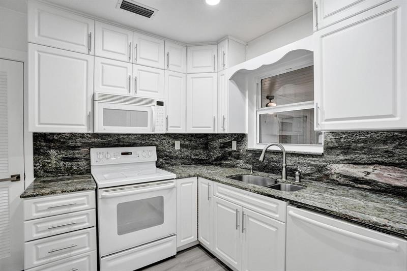 Image 30 of 74 For 7341 Meridian St