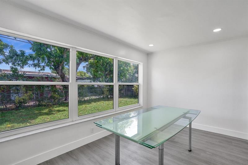 Image 39 of 74 For 7341 Meridian St