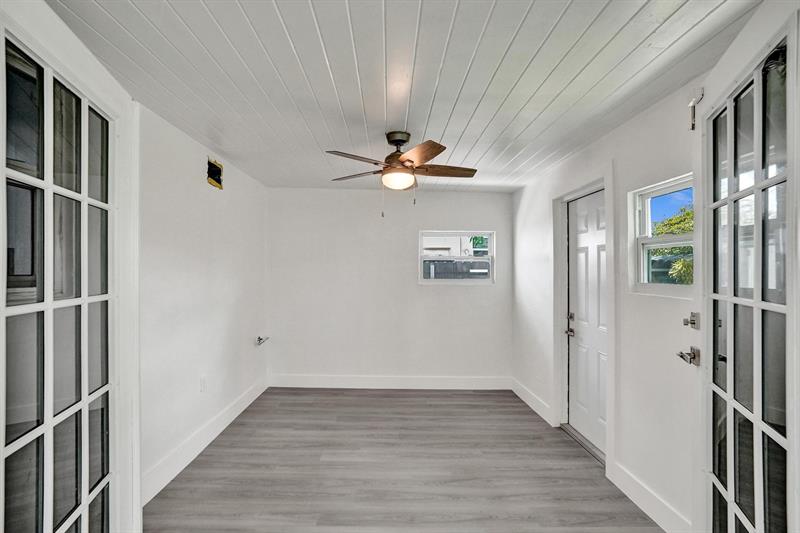 Image 40 of 74 For 7341 Meridian St