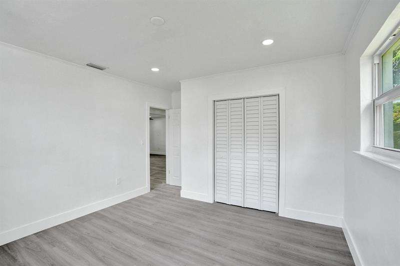 Image 47 of 74 For 7341 Meridian St
