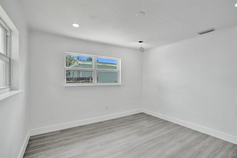 Image 49 of 74 For 7341 Meridian St