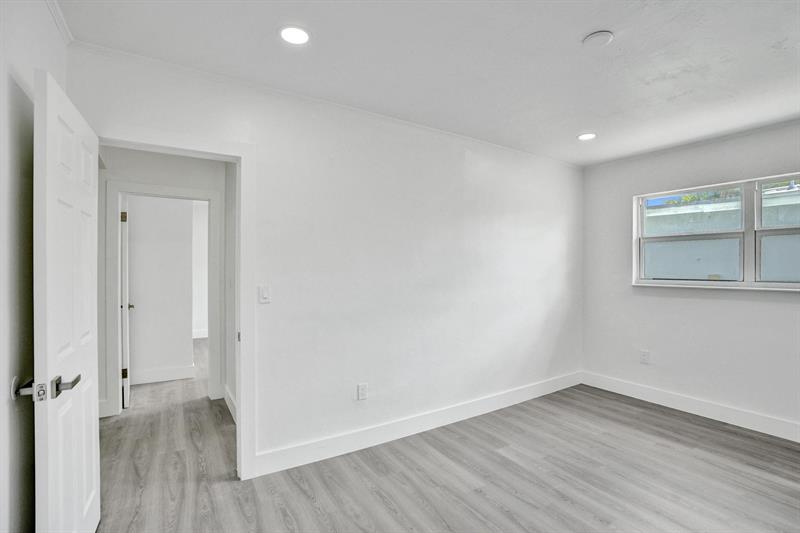 Image 55 of 74 For 7341 Meridian St