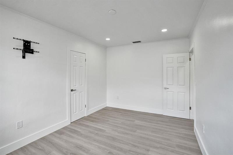 Image 57 of 74 For 7341 Meridian St