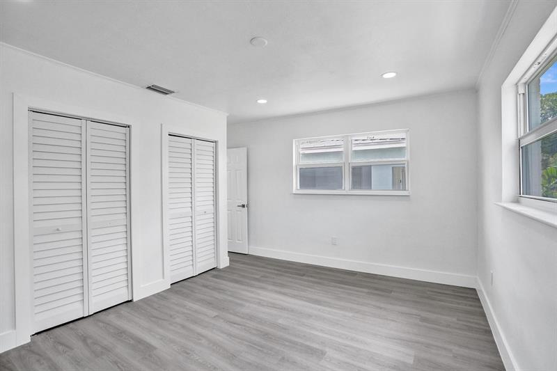 Image 6 of 74 For 7341 Meridian St