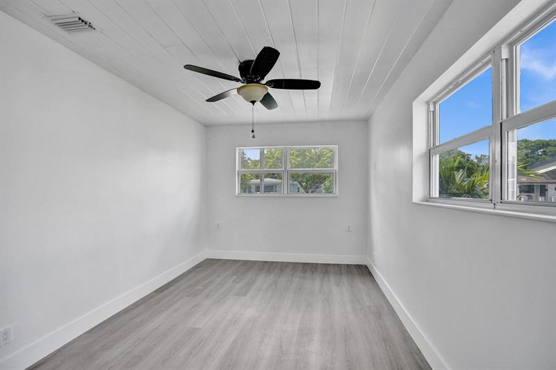 Image 62 of 74 For 7341 Meridian St