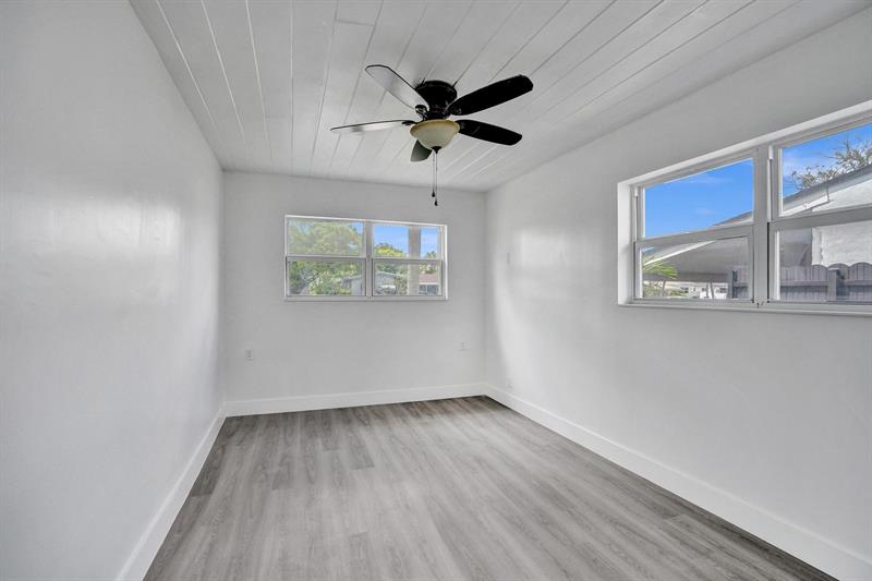 Image 63 of 74 For 7341 Meridian St