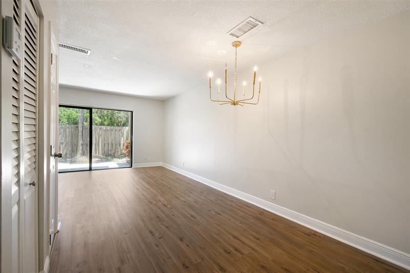 Image 15 of 38 For 410 Cypress Drive  11