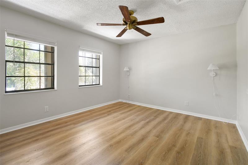 Image 20 of 38 For 410 Cypress Drive  11