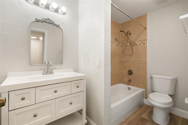 Image 25 of 38 For 410 Cypress Drive  11