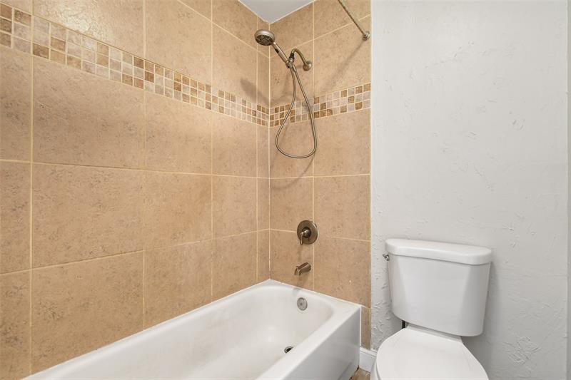 Image 26 of 38 For 410 Cypress Drive  11