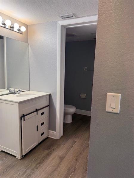 Image 9 of 12 For 1635 Green Acres Cir  Dd202