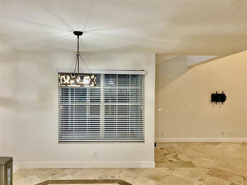 Image 12 of 24 For 5357 Buckhead Cir  1030