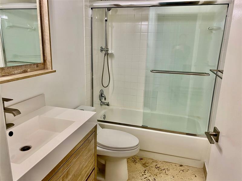 Image 14 of 24 For 5357 Buckhead Cir  1030