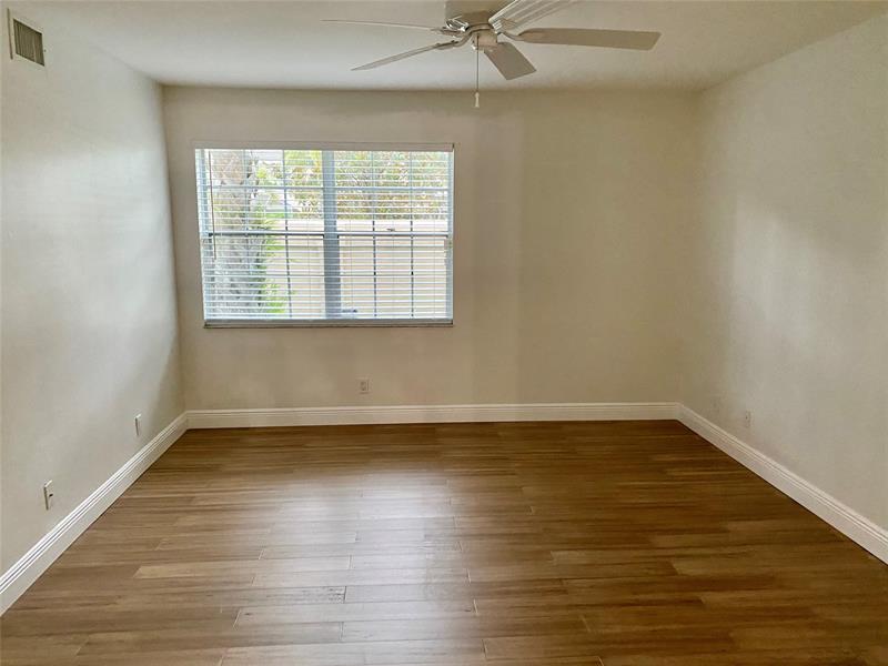 Image 15 of 24 For 5357 Buckhead Cir  1030