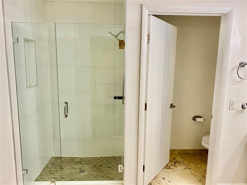 Image 20 of 24 For 5357 Buckhead Cir  1030